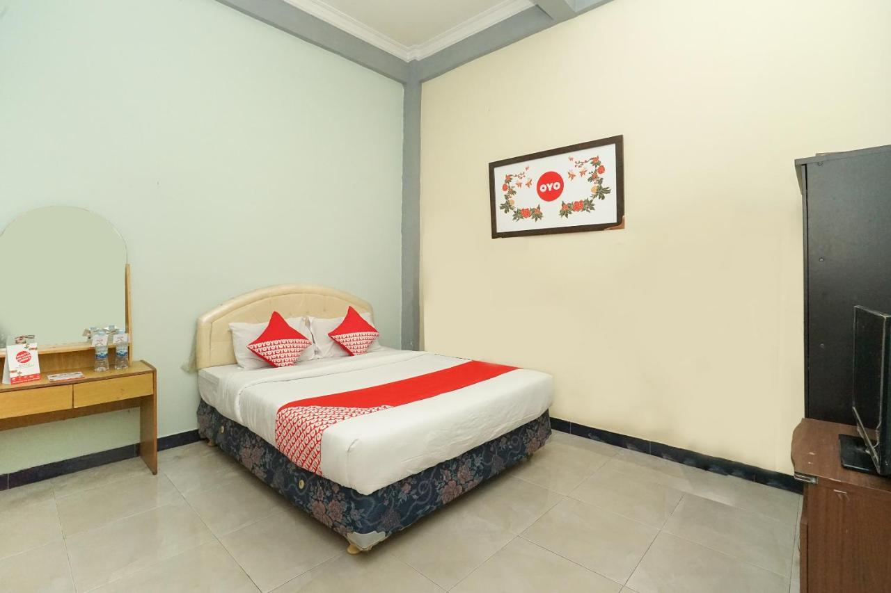 Kartika Syariah Homestay By Stayku سورابايا المظهر الخارجي الصورة