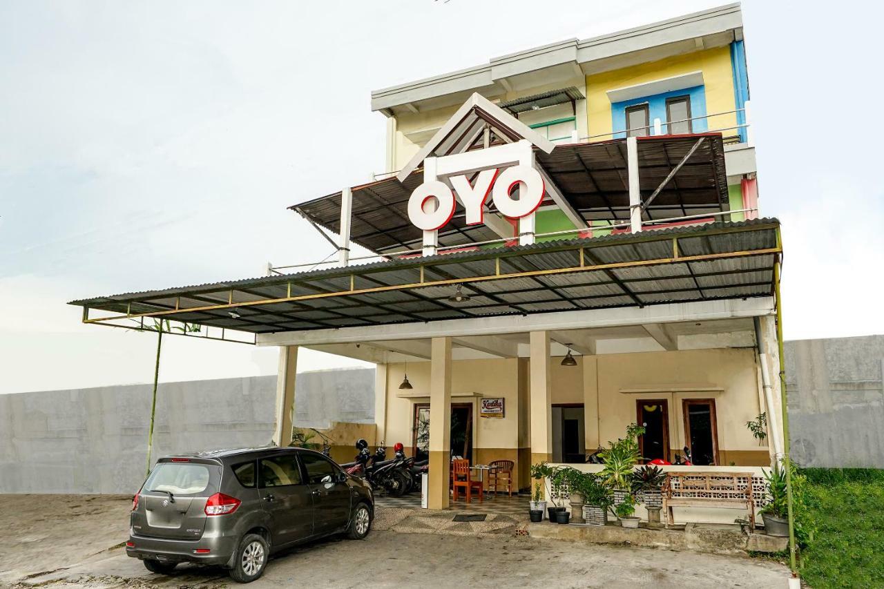 Kartika Syariah Homestay By Stayku سورابايا المظهر الخارجي الصورة